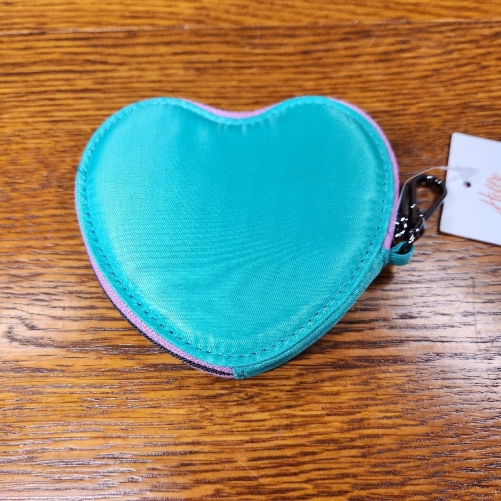 Lug Quilted Heart Coin Pouch in Teal - Picture 4 of 5